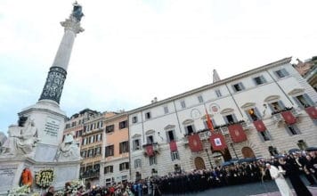 8 décembre férié à Rome - Colonne Immaculée conception