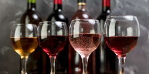 VinoForum Verres et bouteilles de vins