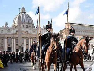 Procession de chevaux à Saint-Pierre de Rome