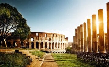 Colisee sous lever soleil