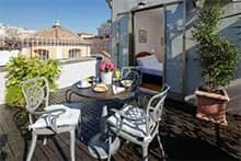 Chambre avec terrasse à Rome.