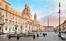 Place Navona au lever de soleil