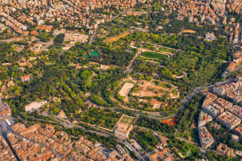 Vue aérienne de la Villa Borghese au mois de mai