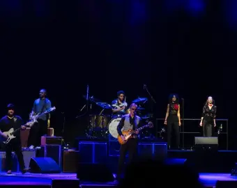 Artistes sur la scène du festival Rock in Roma