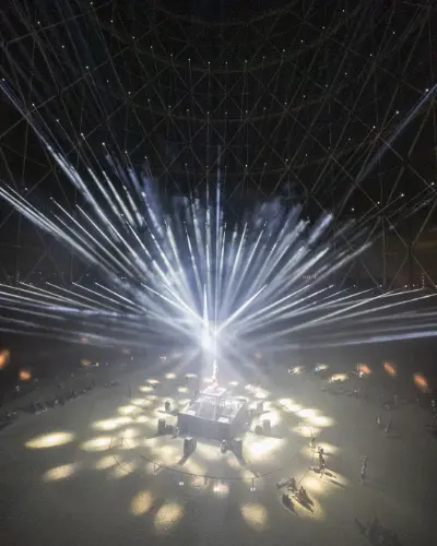Concert à l’intérieur de Gazometro pendant Videocittà