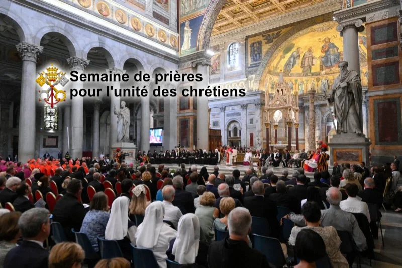Vue intérieure de la nef de la basilique Saint-Paul-hors-les-Murs lors d’une célébration.